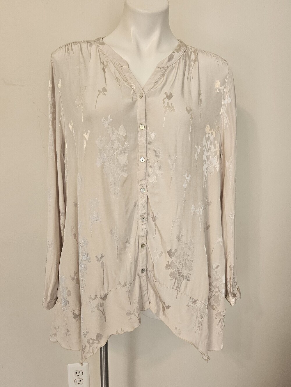 LOGO by Lori Goldstein Champagne Satin-Like Rayon Floral Long Sleeve Tunic